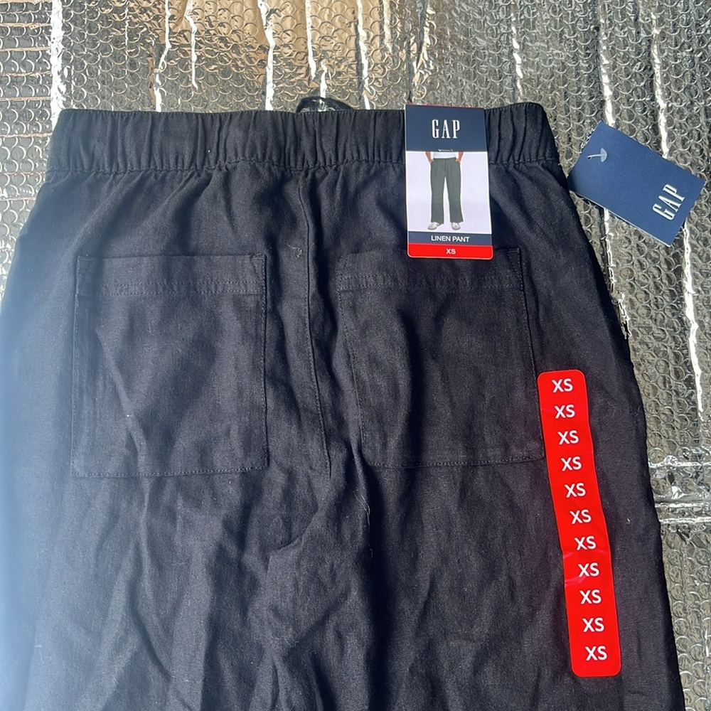 New GAP Woman’s Black Pants - Picture 5 of 7